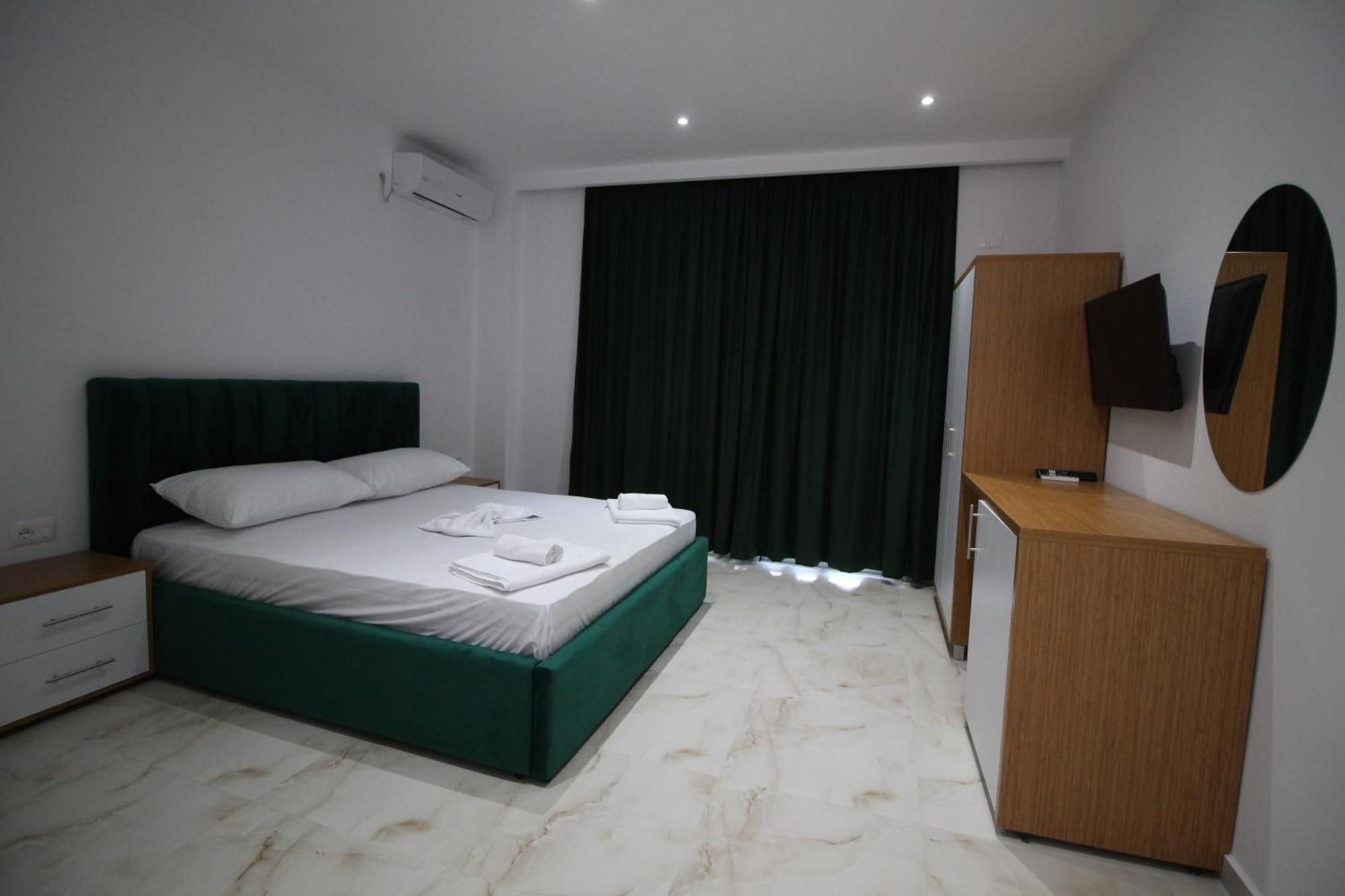 Moonshine Hotel Ksamil Exterior photo